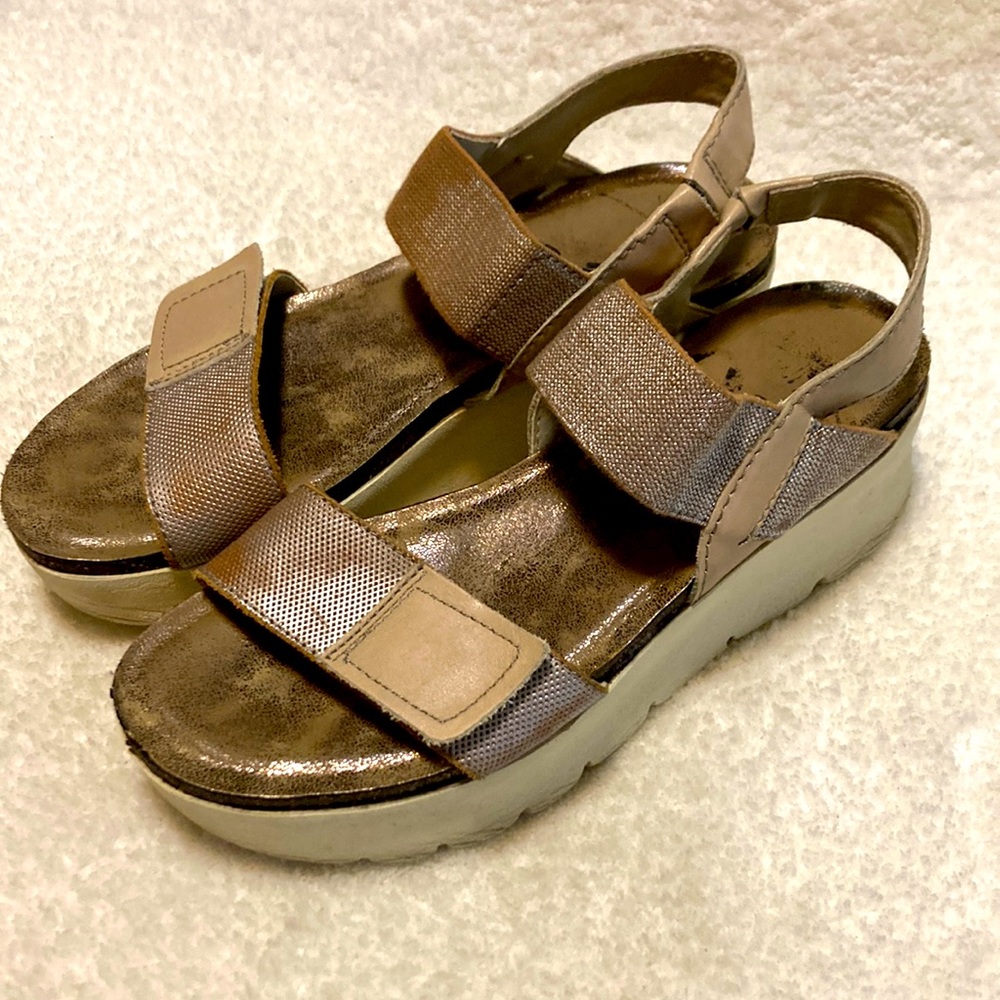 OTBT Nova Sliver & Sand Metallic Platform Sandals
